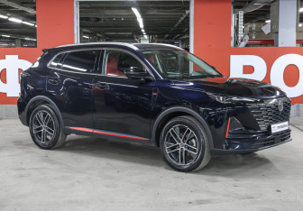 Подержанный автомобиль Changan UNI-S 2024 года (3 фото)