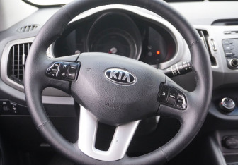 Подержанный автомобиль Kia Sportage 2015 года (14 фото)