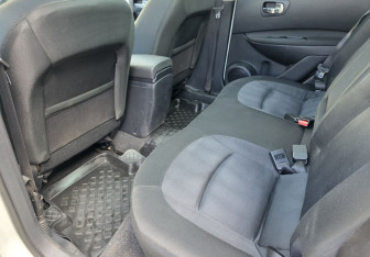 Подержанный автомобиль Nissan Qashqai 2010 года (10 фото)