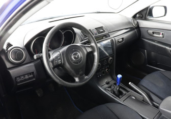 Подержанный автомобиль Mazda 3 Sedan 2005 года (5 фото)