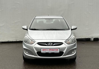Подержанный автомобиль Hyundai Solaris Sedan 2012 года (2 фото)
