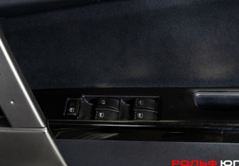 Подержанный автомобиль Toyota Rush 2011 года (17 фото)