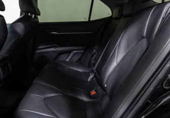 Подержанный автомобиль Toyota Camry Sedan 2019 года (10 фото)