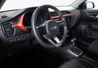 Подержанный автомобиль Kia Rio Hatchback 2020 года (7 фото)