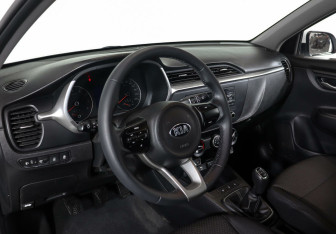 Подержанный автомобиль Kia Rio Sedan 2021 года (8 фото)