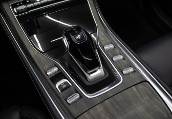 Подержанный автомобиль Evolute i-SPACE 2024 года (24 фото)