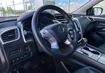 Подержанный автомобиль Nissan Murano Suv 2022 года (13 фото)