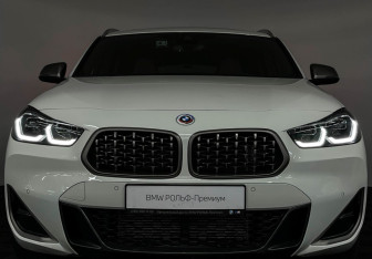 Подержанный автомобиль BMW X2 2022 года (24 фото)