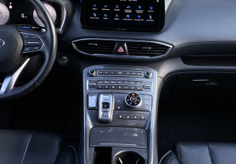 Подержанный автомобиль Hyundai Santa Fe 2021 года (15 фото)