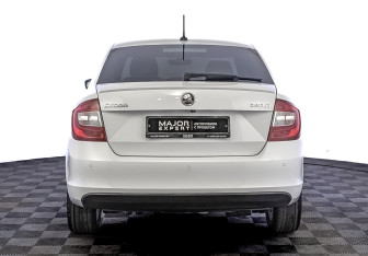 Подержанный автомобиль Skoda Rapid Liftback 2018 года (6 фото)