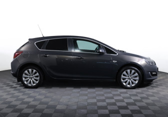 Подержанный автомобиль Opel Astra Hatchback 2014 года (4 фото)