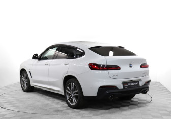 Подержанный автомобиль BMW X4 2018 года (7 фото)