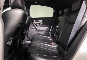 Подержанный автомобиль Infiniti FX 2013 года (10 фото)