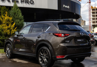 Подержанный автомобиль Mazda CX-5 2019 года (6 фото)
