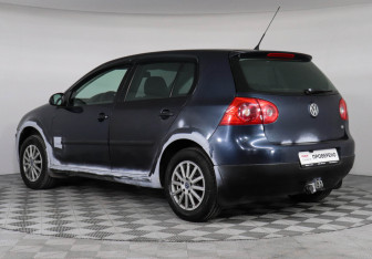 Подержанный автомобиль Volkswagen Golf Hatchback 2006 года (4 фото)