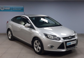Подержанный автомобиль Ford Focus Sedan 2011 года (3 фото)