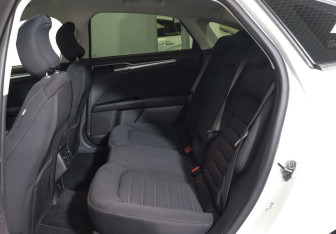 Подержанный автомобиль Ford Mondeo Sedan 2017 года (16 фото)