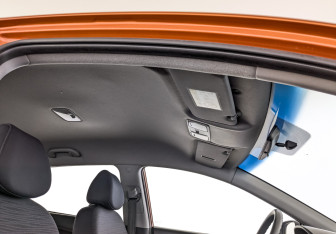 Подержанный автомобиль Hyundai Solaris Hatchback 2015 года (23 фото)