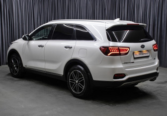 Подержанный автомобиль Kia Sorento 2019 года (7 фото)