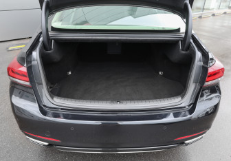 Подержанный автомобиль Genesis G80 2020 года (8 фото)