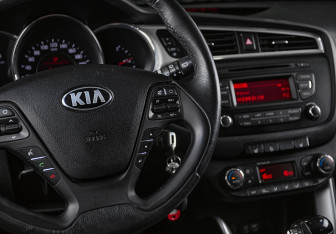 Подержанный автомобиль Kia Ceed Wagon 2017 года (13 фото)
