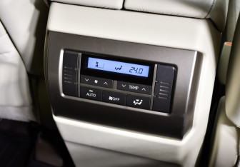 Подержанный автомобиль Lexus GX 2011 года (15 фото)