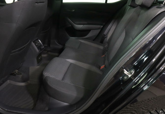 Подержанный автомобиль Skoda Octavia Liftback 2021 года (15 фото)