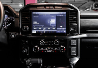 Подержанный автомобиль Ford F-150 2022 года (16 фото)