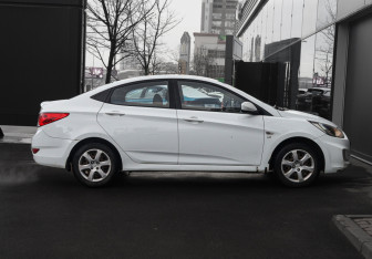 Подержанный автомобиль Hyundai Solaris Sedan 2013 года (4 фото)