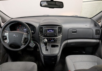 Подержанный автомобиль Hyundai H-1 2021 года (25 фото)