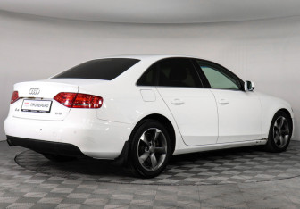 Подержанный автомобиль Audi A4 Sedan 2011 года (3 фото)