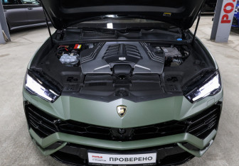 Подержанный автомобиль Lamborghini Urus 2020 года (9 фото)