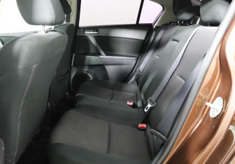 Подержанный автомобиль Mazda 3 Sedan 2012 года (9 фото)