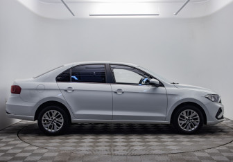 Подержанный автомобиль Jetta VA3 2022 года (6 фото)