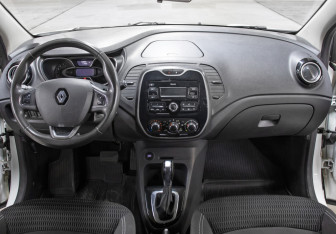 Подержанный автомобиль Renault Kaptur 2019 года (14 фото)