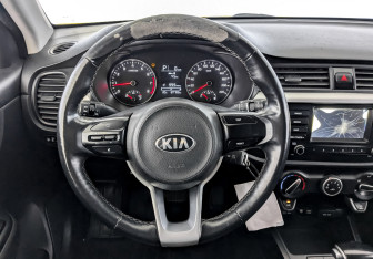 Подержанный автомобиль Kia Rio Hatchback 2020 года (21 фото)