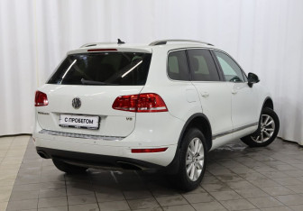 Подержанный автомобиль Volkswagen Touareg 2012 года (4 фото)