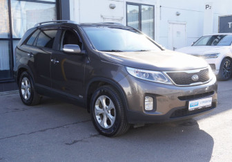 Подержанный автомобиль Kia Sorento 2018 года (3 фото)