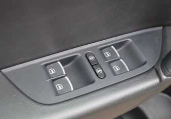 Подержанный автомобиль Volkswagen Touareg 2013 года (11 фото)