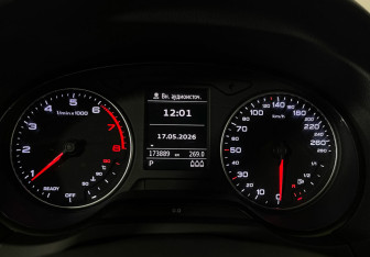 Подержанный автомобиль Audi A3 Hatchback 2016 года (11 фото)