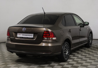 Подержанный автомобиль Volkswagen Polo Sedan 2015 года (5 фото)