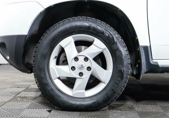 Подержанный автомобиль Renault Duster 2013 года (7 фото)