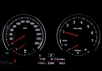 Подержанный автомобиль BMW X2 2018 года (13 фото)