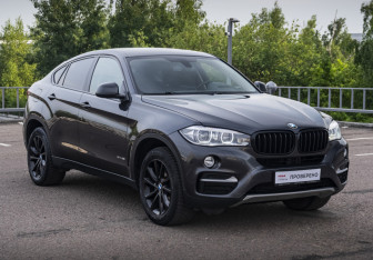Подержанный автомобиль BMW X6 2016 года (3 фото)