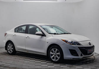 Подержанный автомобиль Mazda 3 Sedan 2011 года (7 фото)