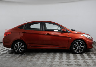 Подержанный автомобиль Hyundai Solaris Sedan 2013 года (4 фото)