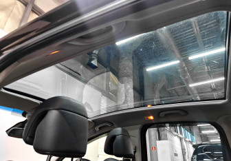 Подержанный автомобиль Peugeot 3008 2012 года (24 фото)