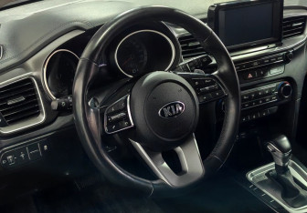 Подержанный автомобиль Kia Ceed Hatchback 2018 года (12 фото)