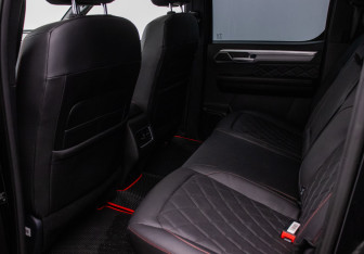 Подержанный автомобиль JAC T9 2024 года (9 фото)