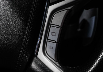 Подержанный автомобиль Mitsubishi Pajero Sport 2017 года (18 фото)